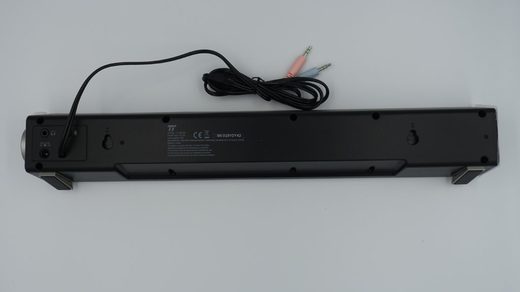 TaoTronics　USBサウンドバー TT-SK018　背面パネル